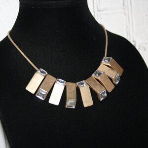 Beautiful gold and rhinestone statement necklace 17.5-21"